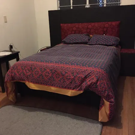 Curie 10 B&B-3